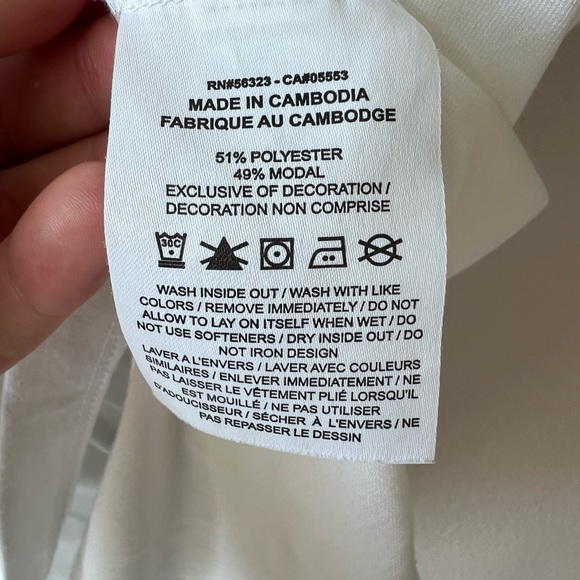 Nike White and Black Short Sleeve T-Shirt. Women’s Size Medium - Picture 5 of 5